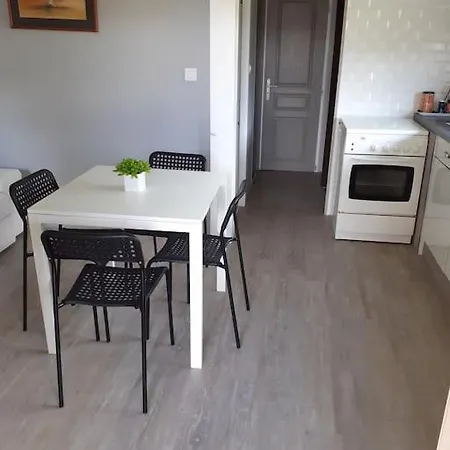 בית נופש La Au Fond Du Jardin Montrodat