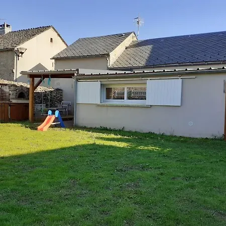 La Au Fond Du Jardin